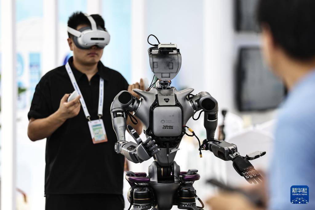 科技賦能產業，智慧生活新圖景徐徐展開 2025全球工業互聯網大會聚焦遠程健康管理服務